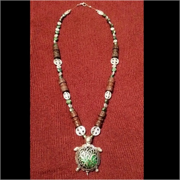 Shimmery Green & Silver Turtle Necklace