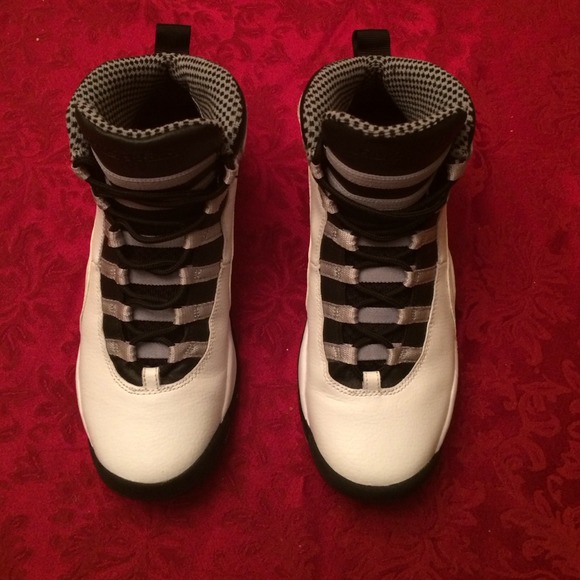 Air Jordan Steel 10's size 7