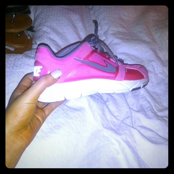 Hot pink nikes 6.5