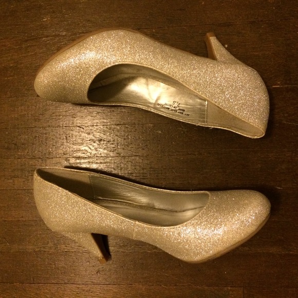 Pinup silver glittery pumps - Picture 2 of 4