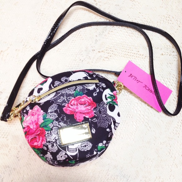 Betsey Johnson Handbags - SALE✨ Betsey Johnson 'mini' Crossbody Bag