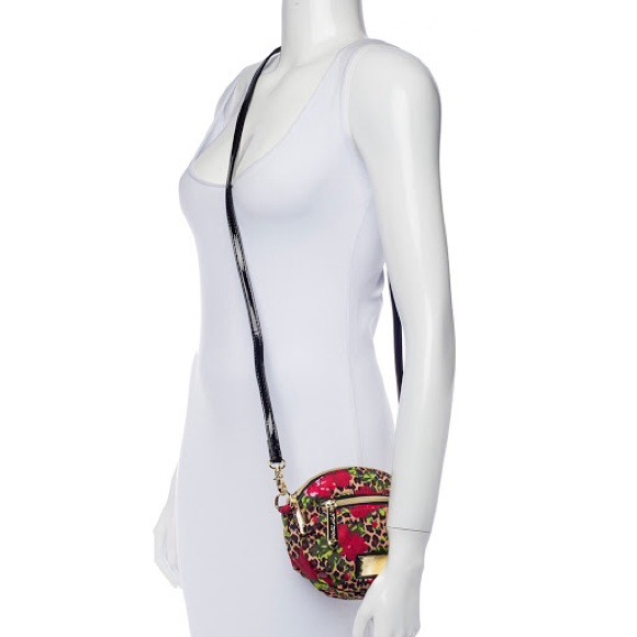 SALE✨ Betsey Johnson 'mini' Crossbody Bag - Picture 4 of 4