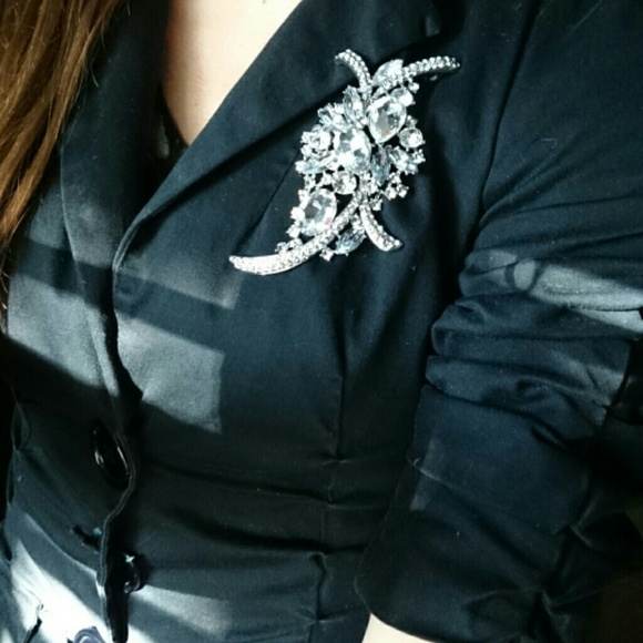 Elegant Brooch