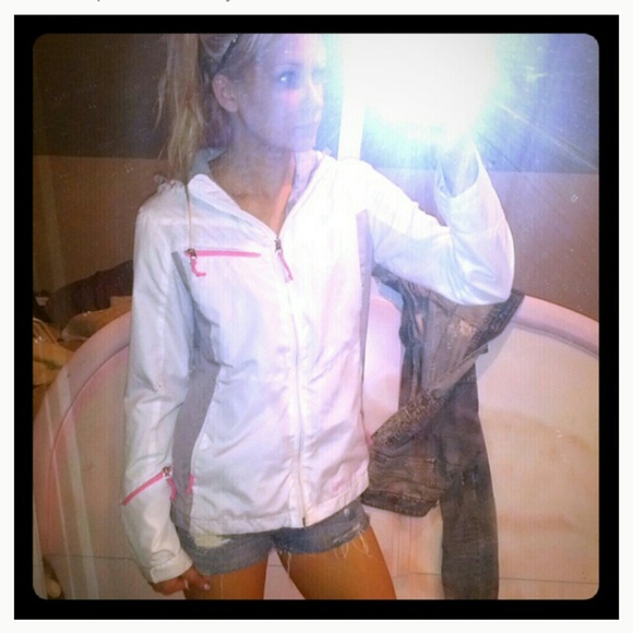 White jacket from buckle small - Picture 1 of 2