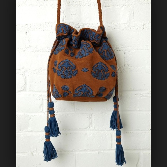 Free People Handbags - Free people Aries Embroidered Crossbody