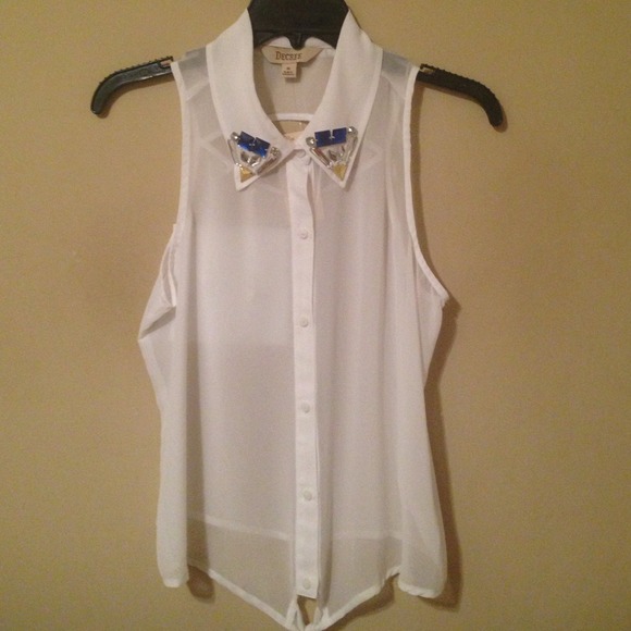 White blouse with bedazzled collar - Picture 1 of 3