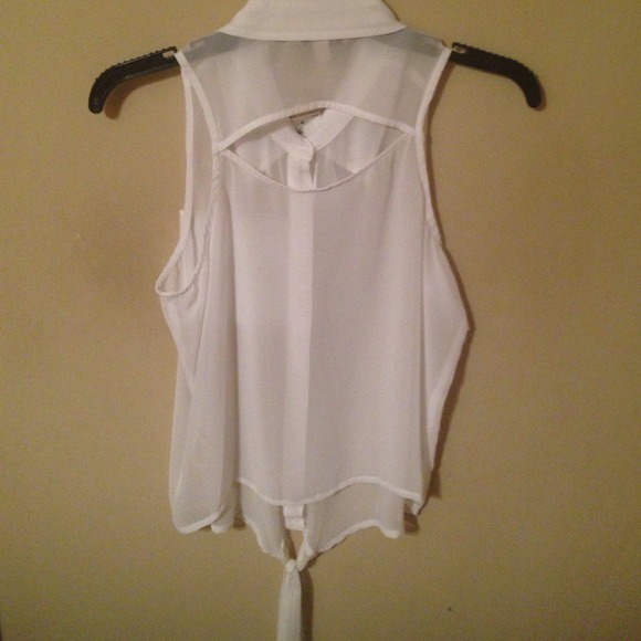 White blouse with bedazzled collar - Picture 2 of 3