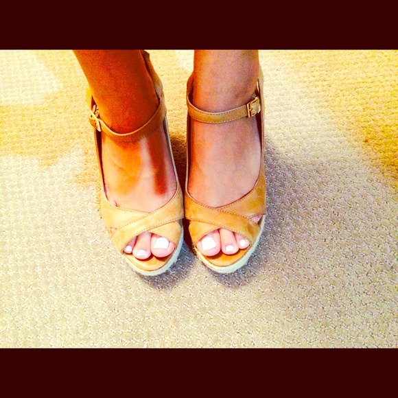 👏SOLD! Jessica Simpson leather wedges