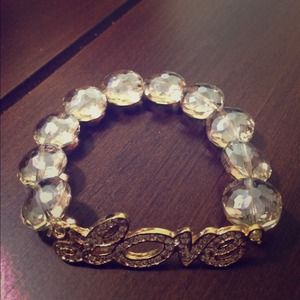 Beautiful bracelet!!