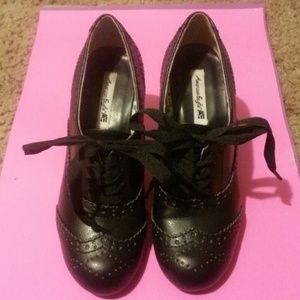 Black american eagle high heels