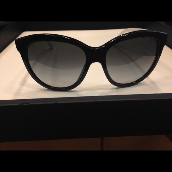 ✨FLASH✨SALE TODAY ONLY! Dolce & Gabbana sunnies 😎 - Picture 2 of 4