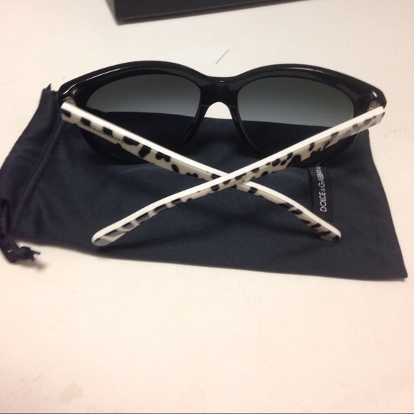 ✨FLASH✨SALE TODAY ONLY! Dolce & Gabbana sunnies 😎 - Picture 4 of 4