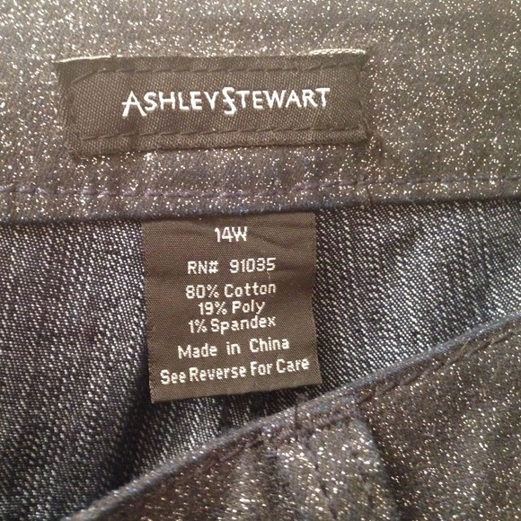 Jeans - Picture 2 of 4