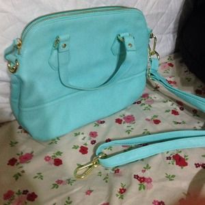Merona cross body detachable