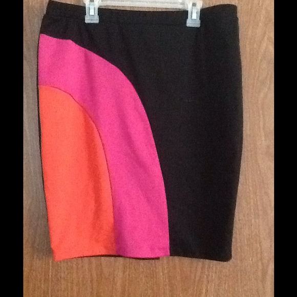 Forever 21 Dresses & Skirts - New Forever 21 body hugging Mini 1X