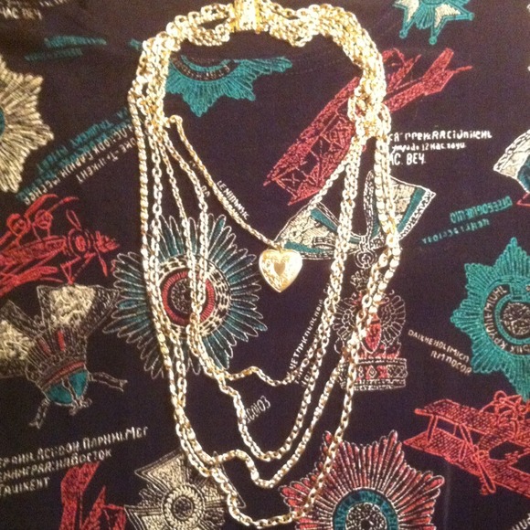🎉HP🎉 Vintage Heart Locket Necklace with 5 Chains - Picture 1 of 4