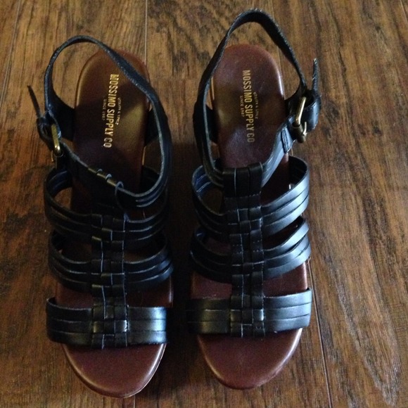 Mossimo black wedge sz 8