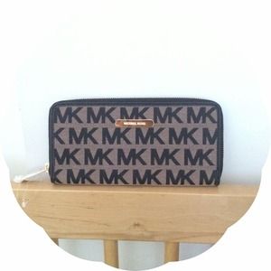 Micheal Kors Wallet