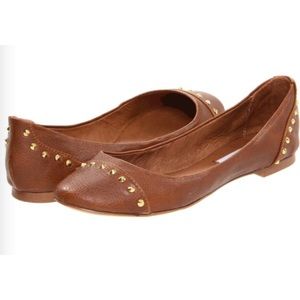 Steve Madden brown / gold stud flats