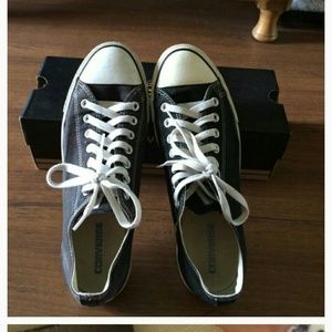 Black Converse basketball shoes with original box