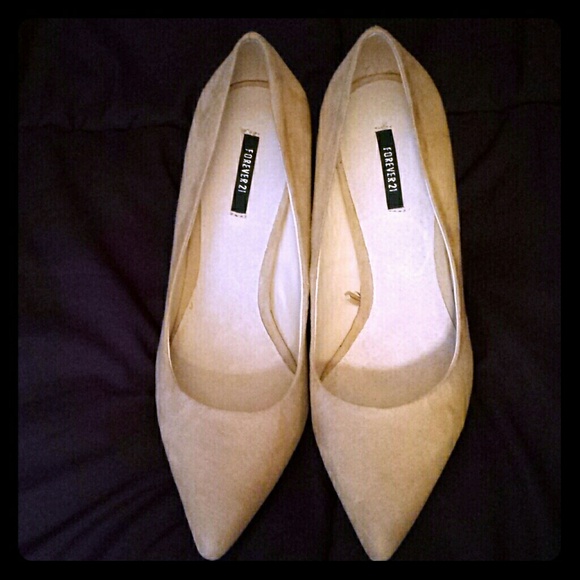NWOT Nude Pumps!!!