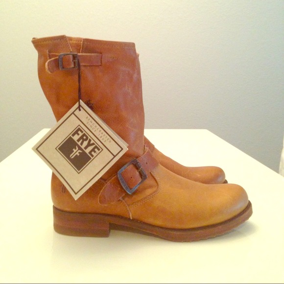 New with tags frye boots!