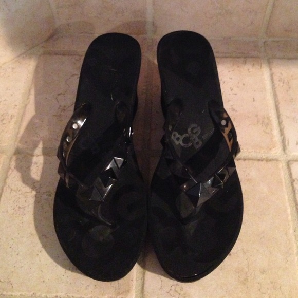 BCBG wedge flip flops in black
