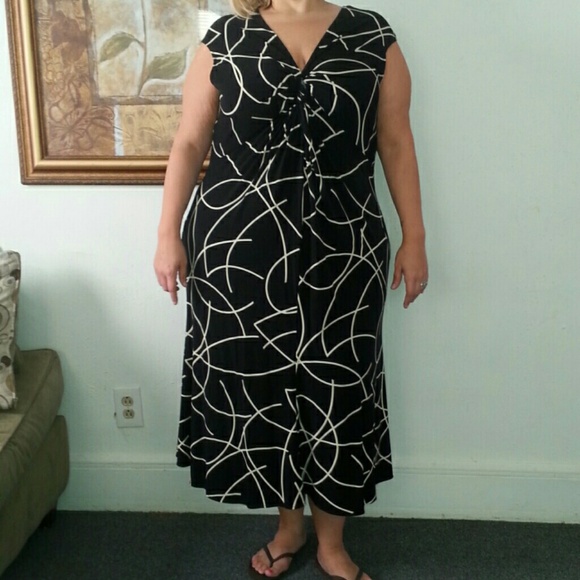 Plus size dress barn dress