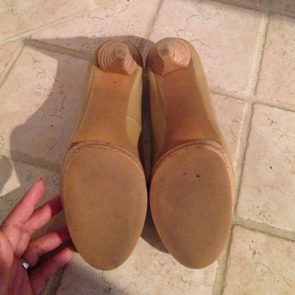 Authentic Michael Kors Nude Cork platform heel - Picture 3 of 4