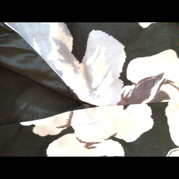 Express dress - Picture 3 of 3