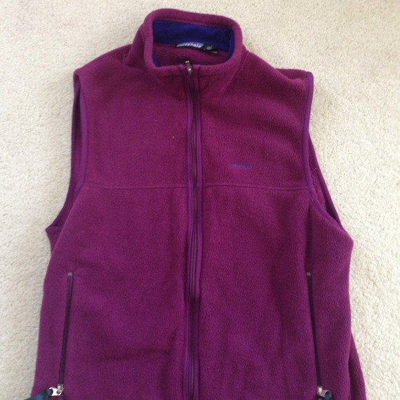 FLASH SALE Adorable violet Patagonia vest