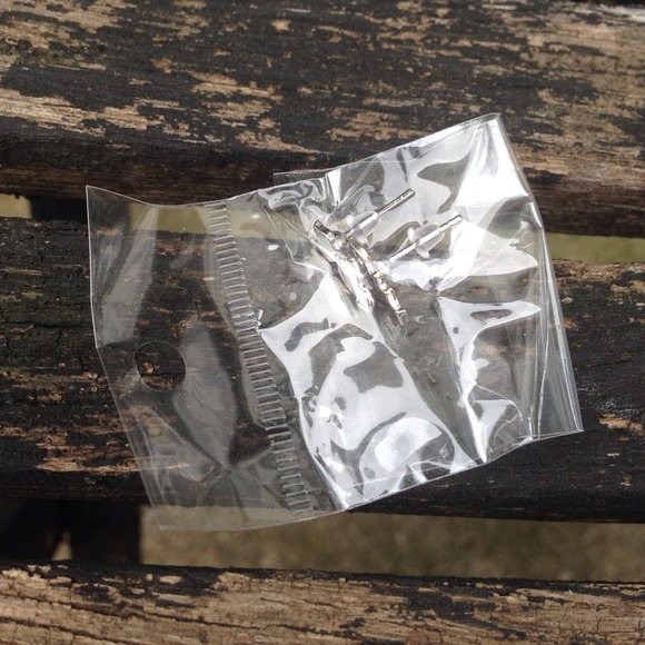 ⬇Cat & Fishbone Earrings❌SOLD❌ - Picture 4 of 4