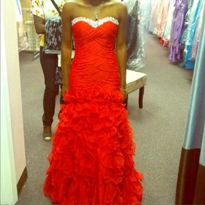 A Ball gown/prom dress