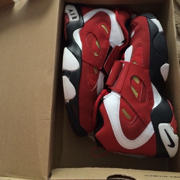 Nike Air Diamond Turf 2 (GS) ‼️NEW‼️