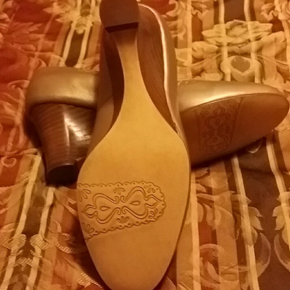 SOLD - Picture 2 of 3