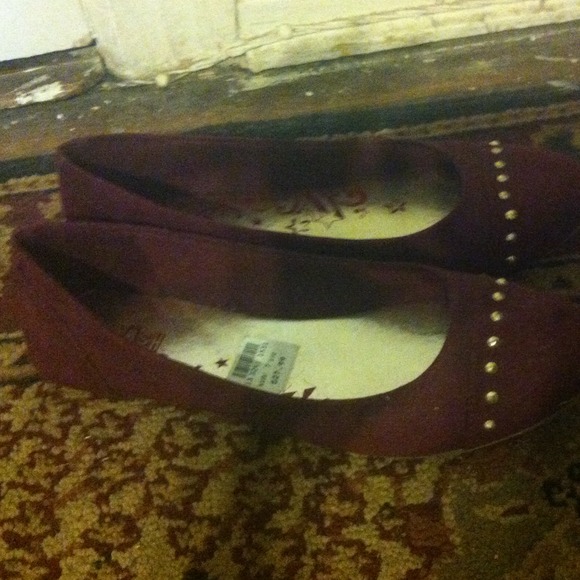 Flat shoes from Brash