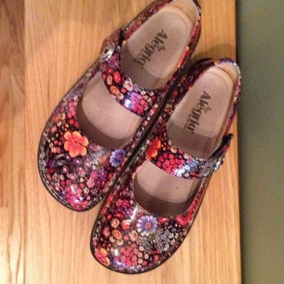 Women's Alegria Shoes!!