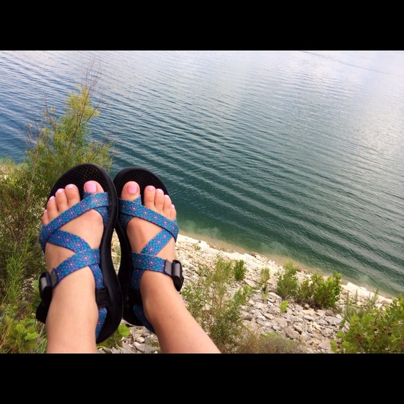 Chacos Size 6