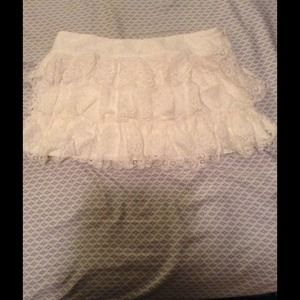 Forever 21 white ruffled skirt