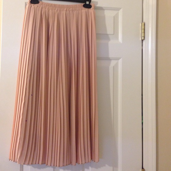 H&M Skirts Midi Pleated Skirt Poshmark