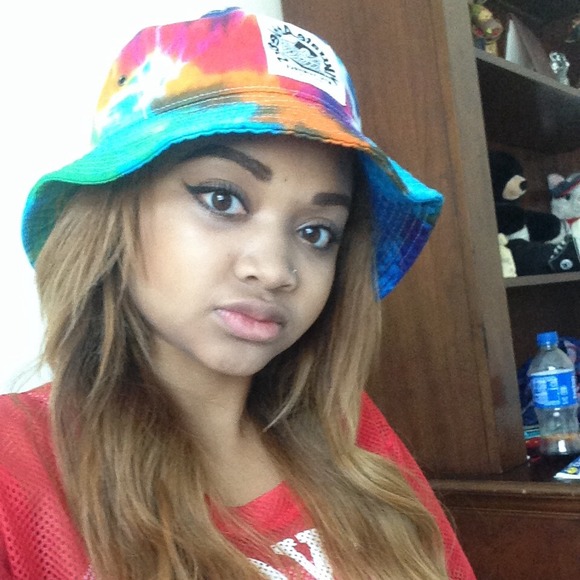 Tye die bucket hat