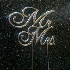 Cake topper