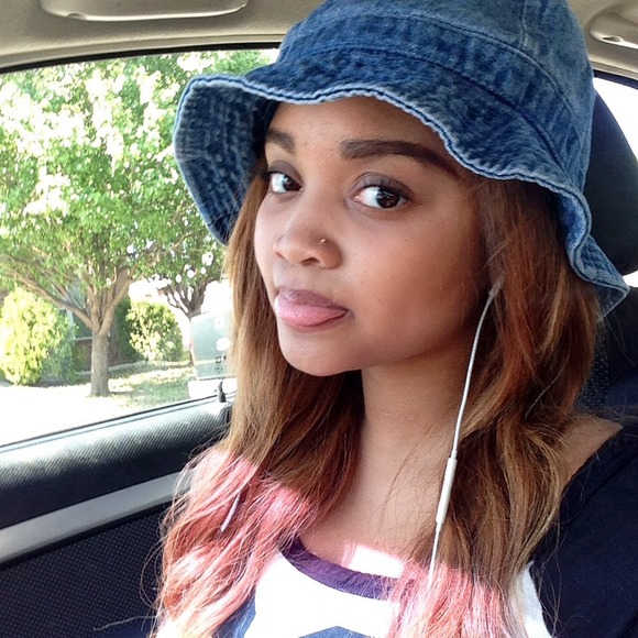 Denim bucket hat