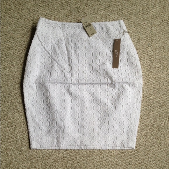 🎉HP 11/13/14🎉LOFT - petite curvy eyelet skirt - Picture 4 of 4