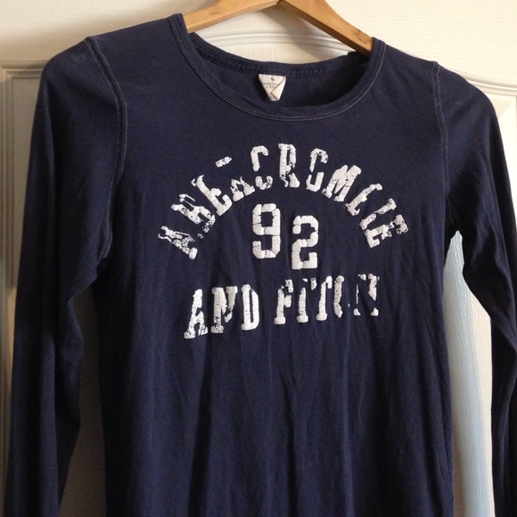 ️⛔️BUNDLED⛔️ A&F Long sleeve Tshirt - Picture 2 of 4