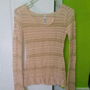 Long sleeve knit shirt