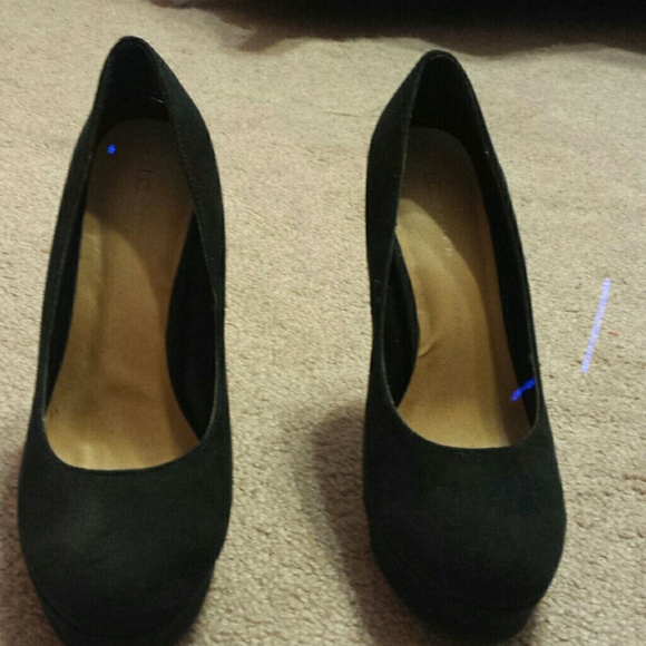 Shoes - Picture 3 of 3