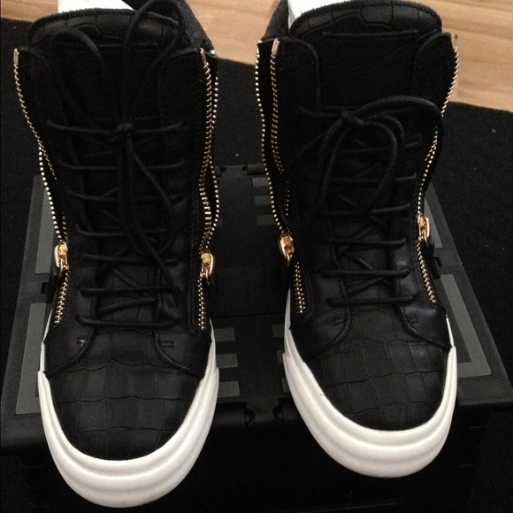 Guiseppe Zanotti low top sneaker