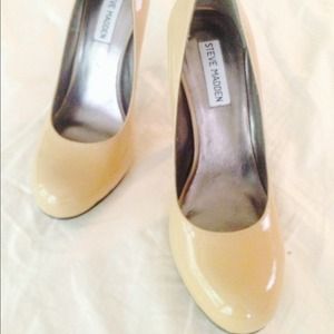 Steve Madden nude platform heels sz. 7