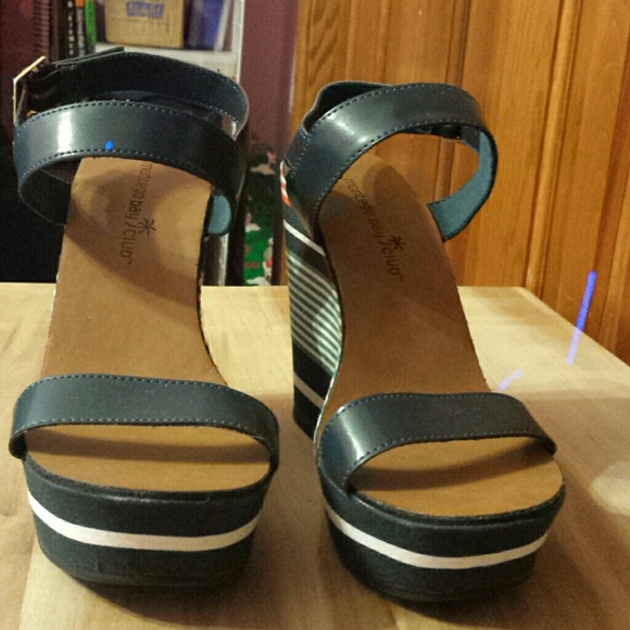 Shoes - Picture 2 of 3